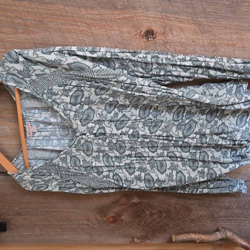 Knox Rose Gray Floral Top